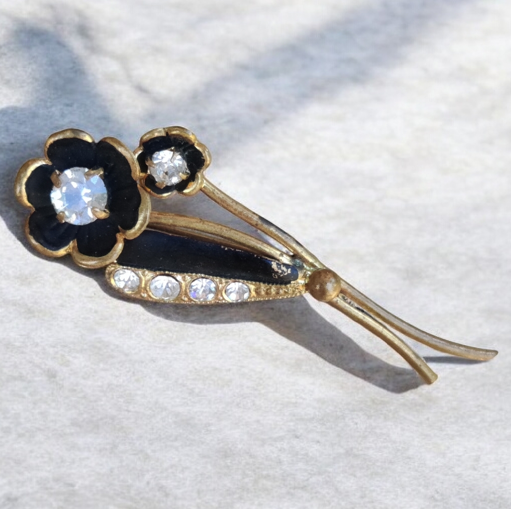 Antique Victorian Enameled Flower Brooch/Pin